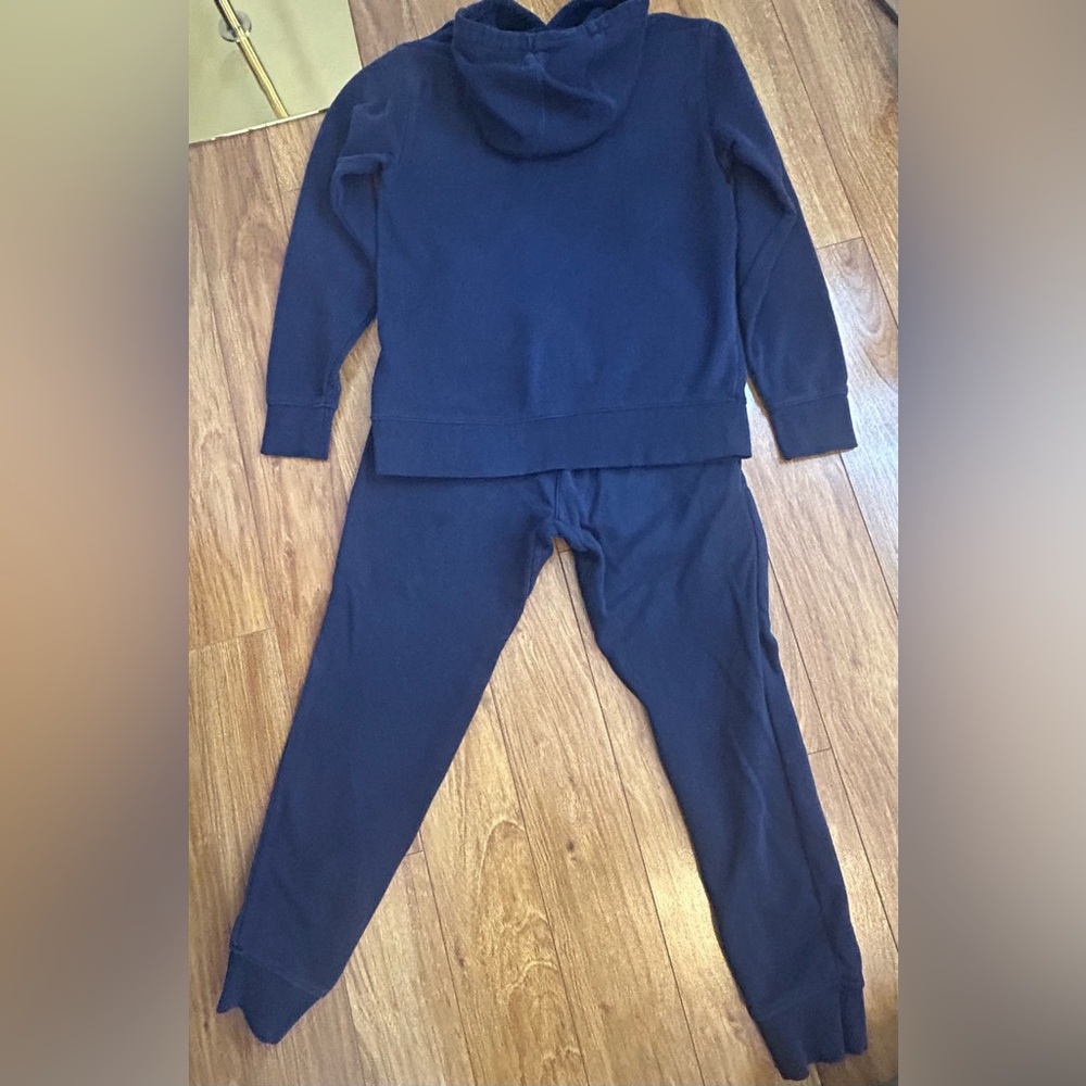 Reebok Men’s Navy Blue Hoodie and Jogger Set - Picture 5 of 5